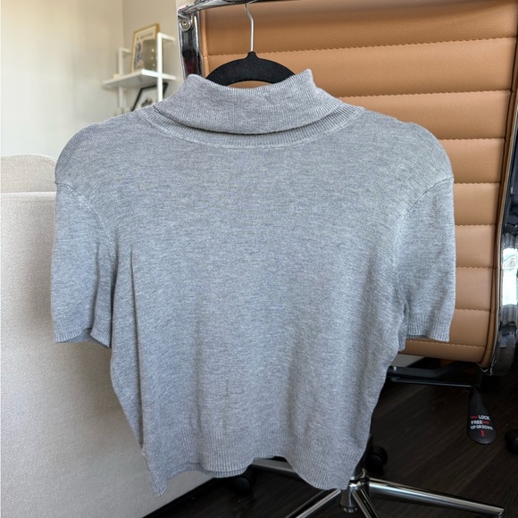 Fine-Knit Gray Turtleneck Top - Picture 3 of 3